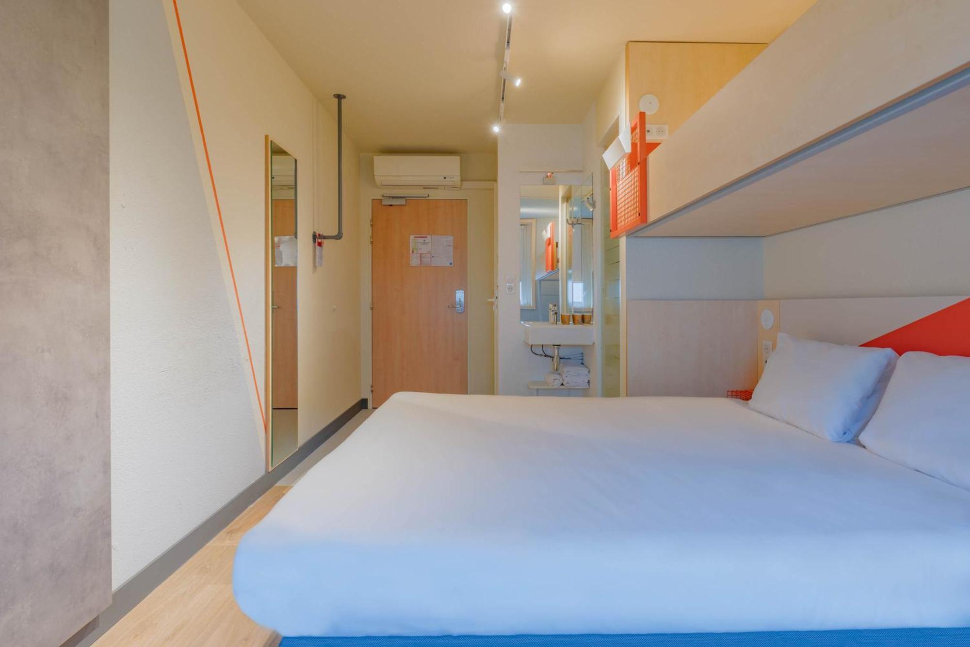 Ibis Budget Lyon Est Saint Quentin Fallavier Exterior foto